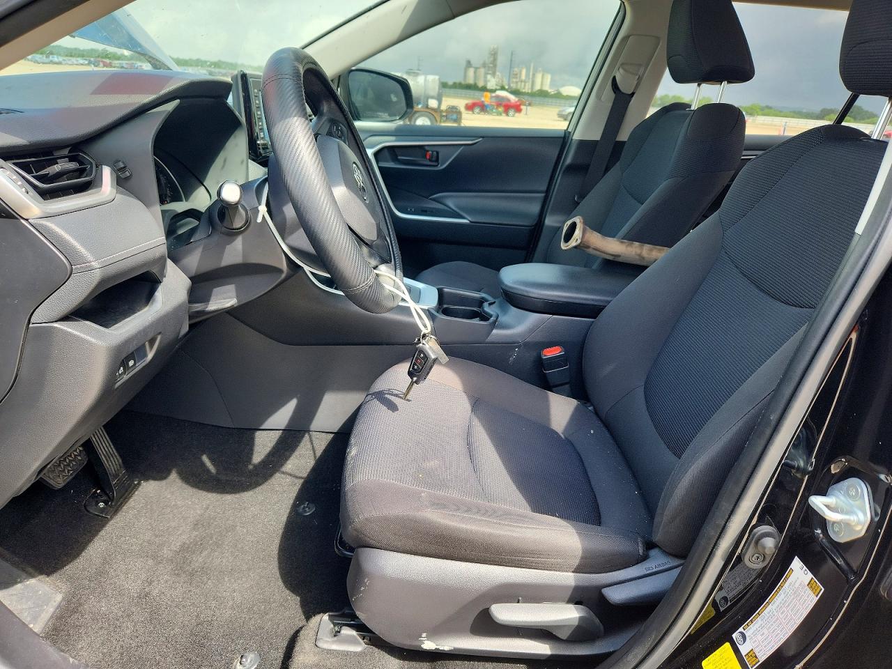 2019 TOYOTA RAV4 LE photo 13