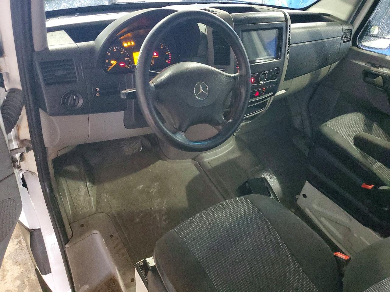 2011 MERCEDES-BENZ SPRINTER 2500 photo 15
