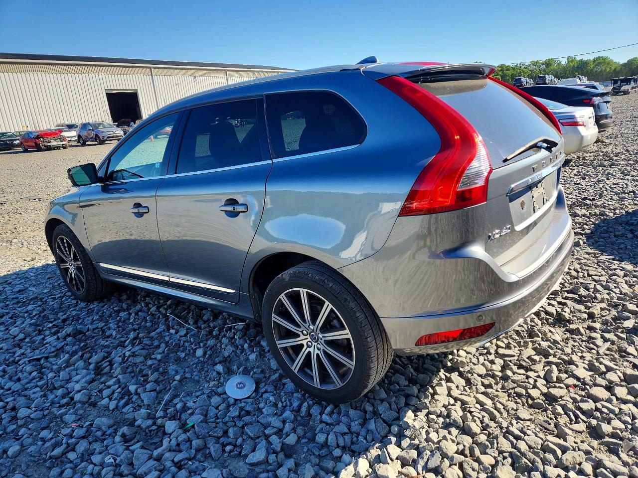 2017 VOLVO XC60 T6 INSCRIPTION photo 3
