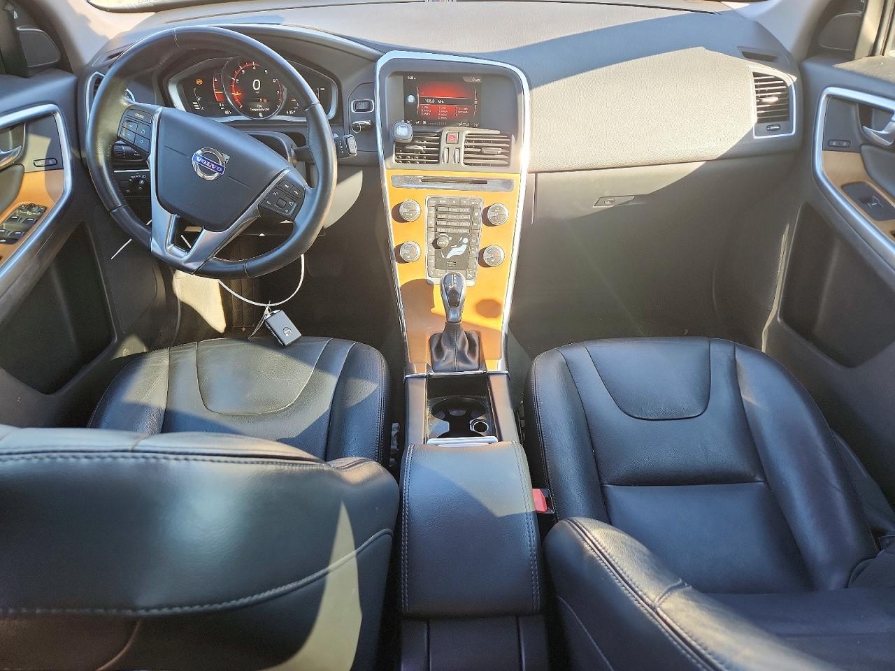 2017 VOLVO XC60 T6 INSCRIPTION photo 15