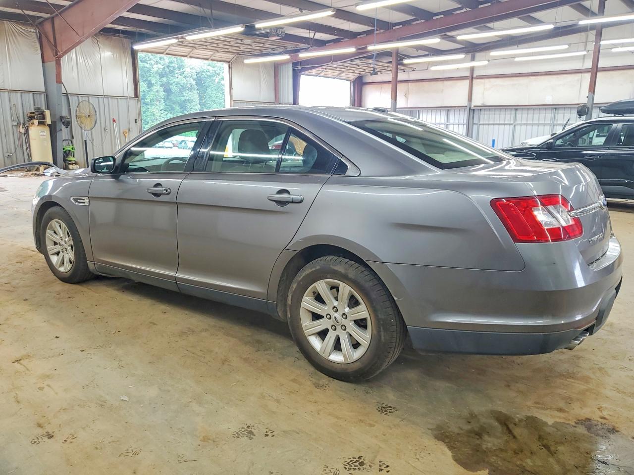 2012 FORD TAURUS SE photo 4