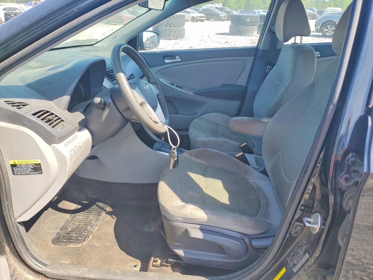 2017 HYUNDAI ACCENT SE photo 13