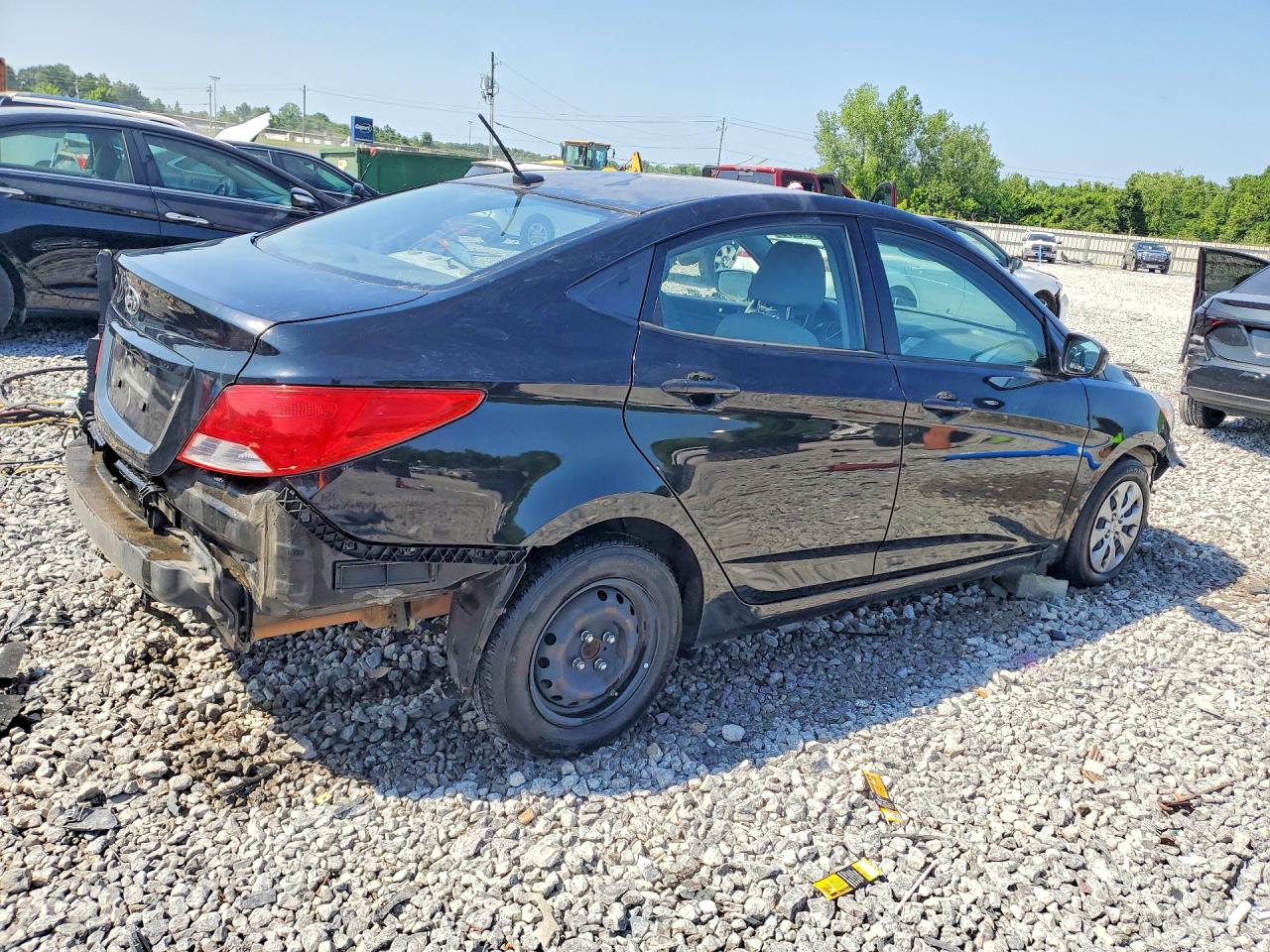 2017 HYUNDAI ACCENT SE photo 5