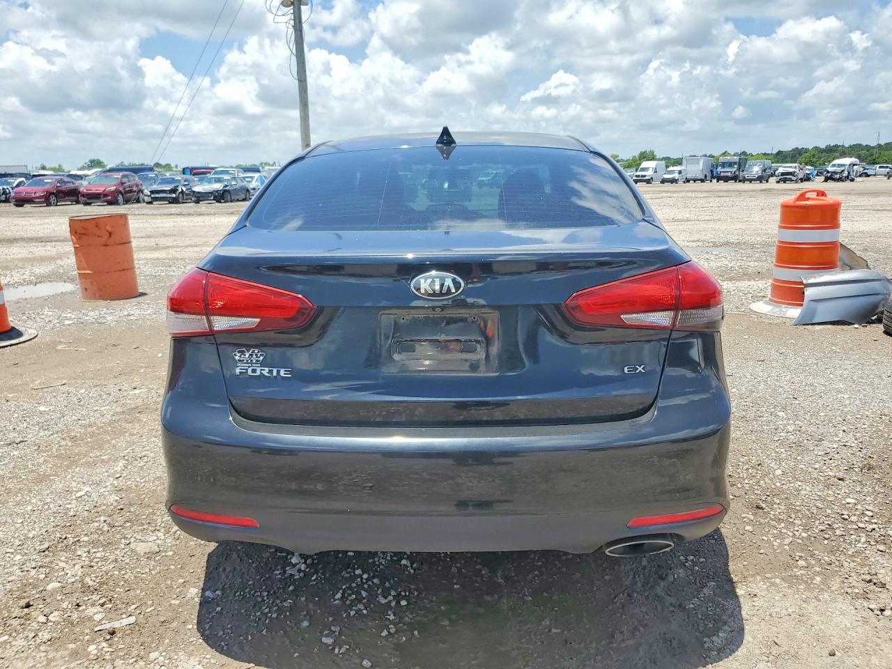 2017 KIA FORTE EX photo 6