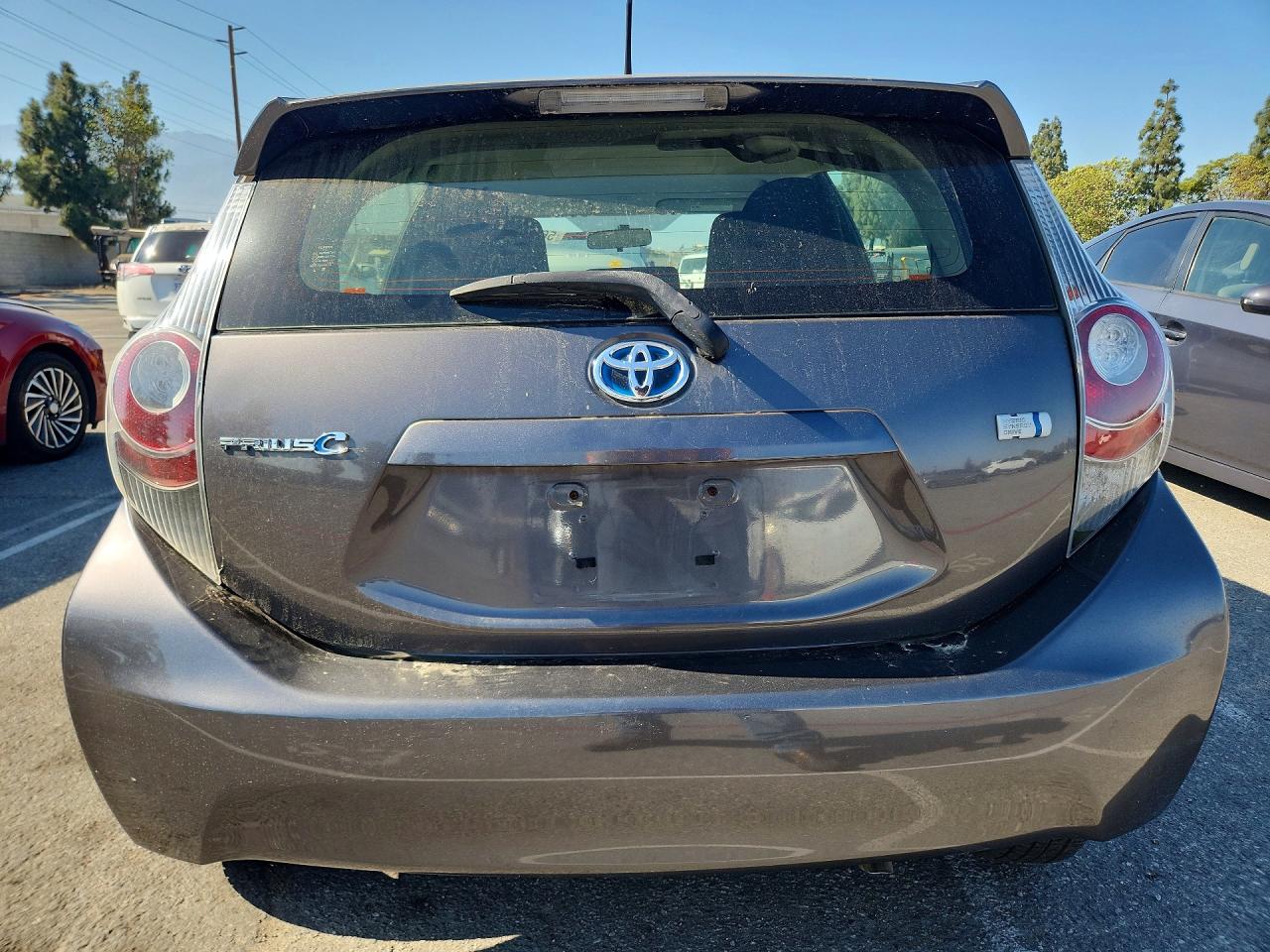 2014 TOYOTA PRIUS C ONE photo 11