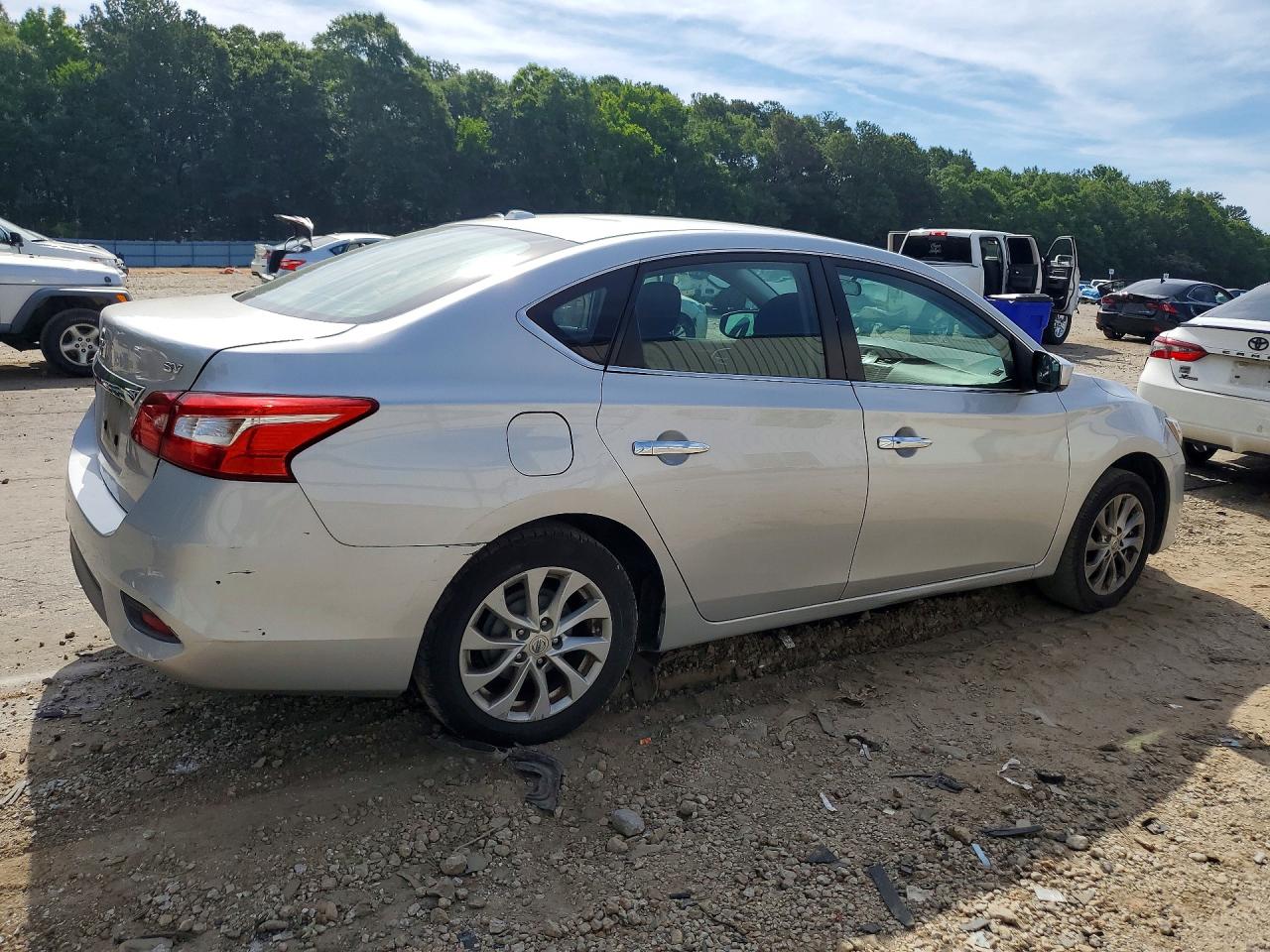 2019 NISSAN SENTRA SV photo 3