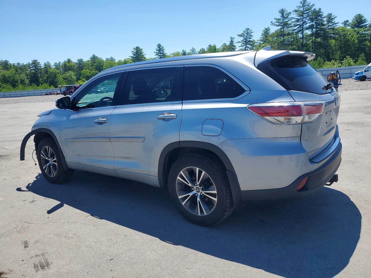2016 TOYOTA HIGHLANDER XLE photo 3