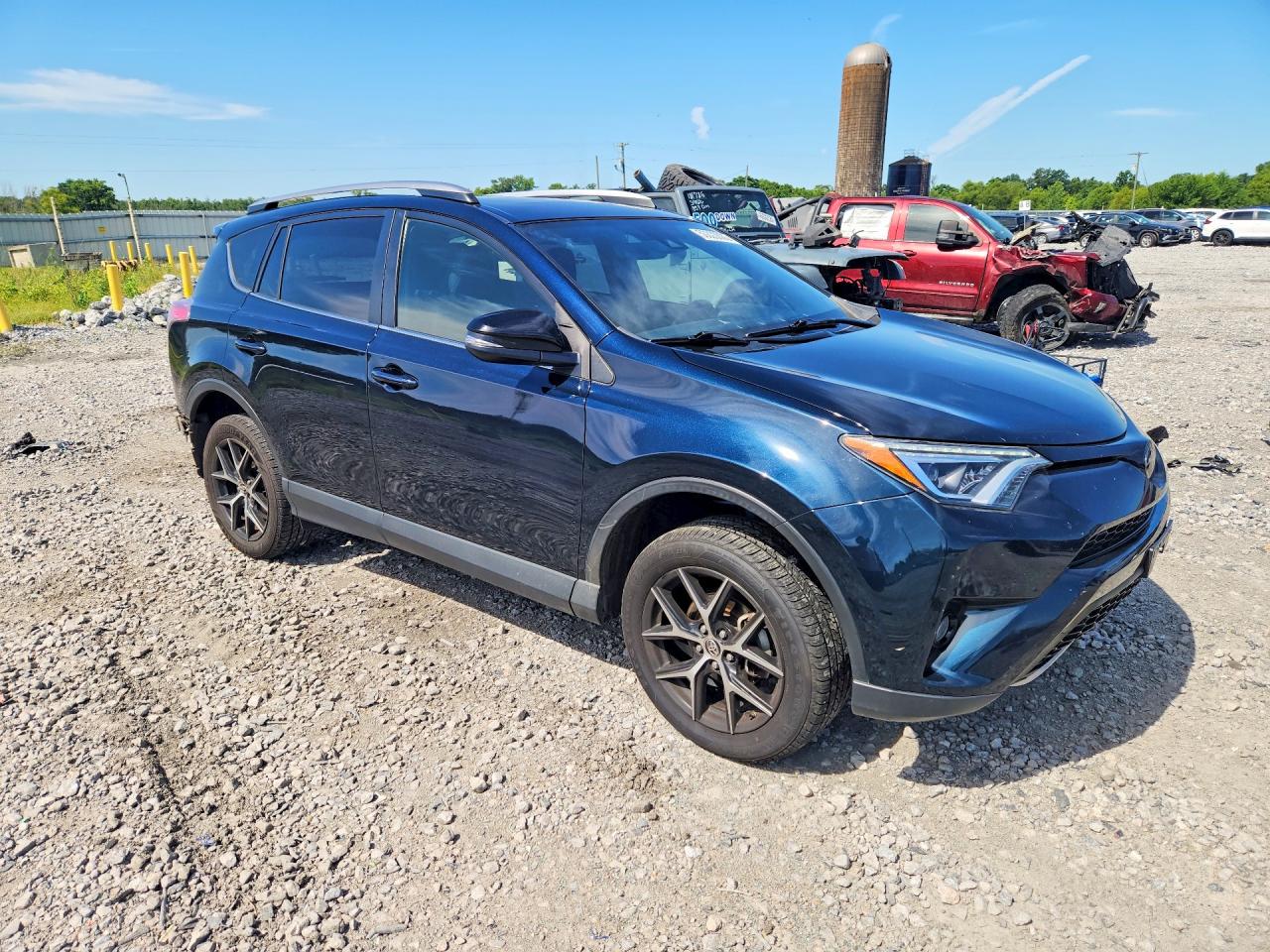 2018 TOYOTA RAV4 SE photo 4