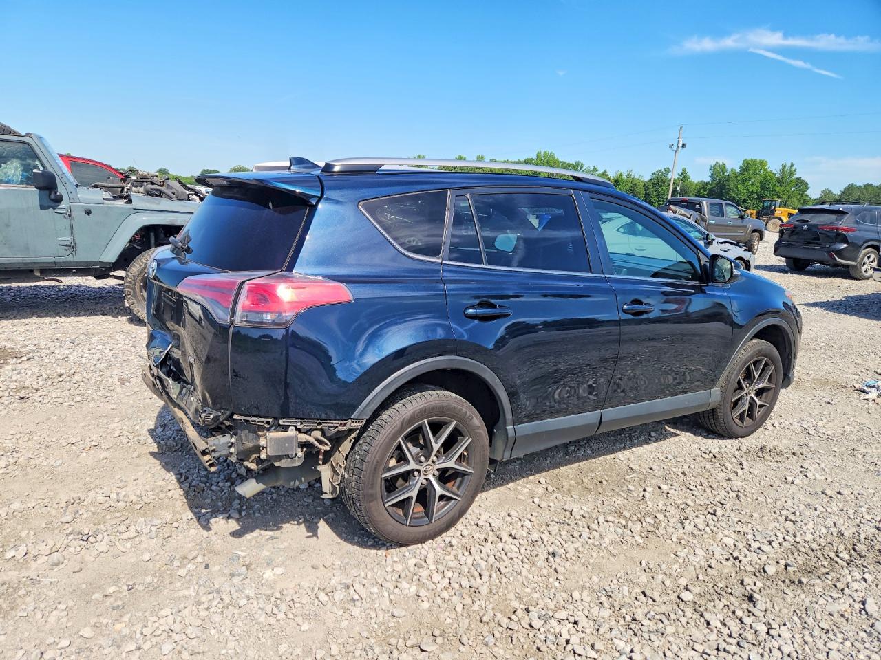 2018 TOYOTA RAV4 SE photo 3