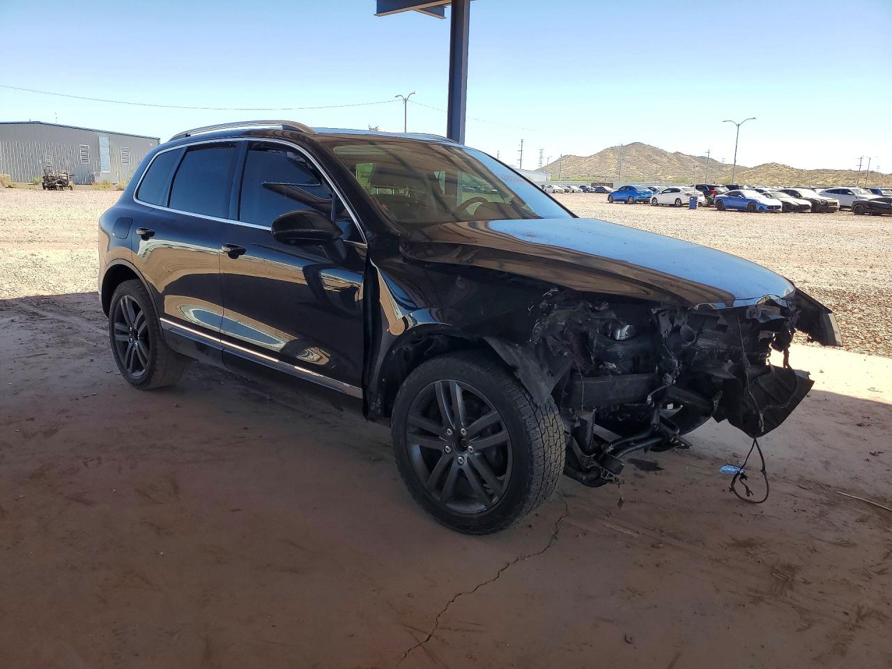 2016 VOLKSWAGEN TOUAREG SPORT photo 7