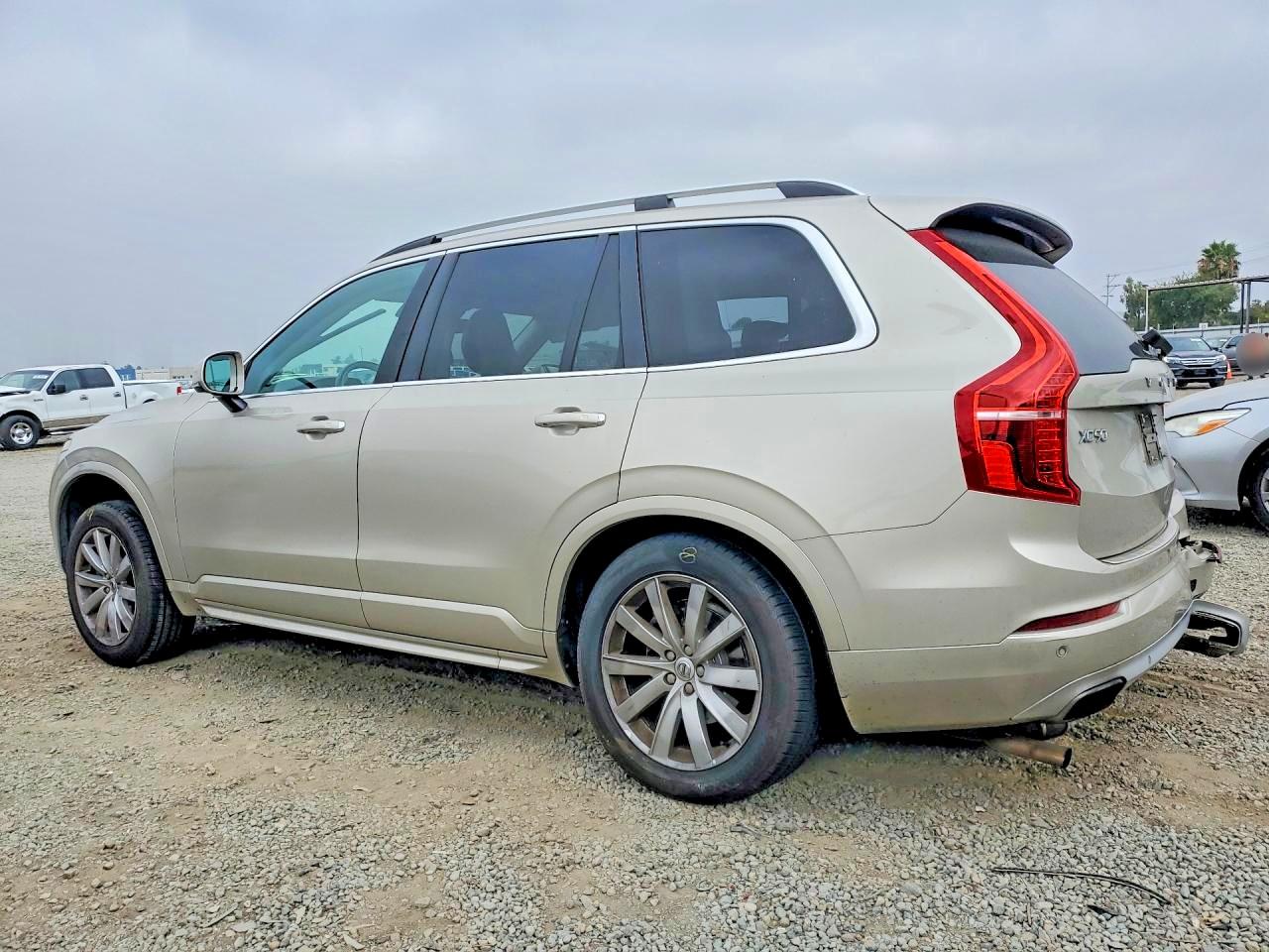 2016 VOLVO XC90 T6 photo 3