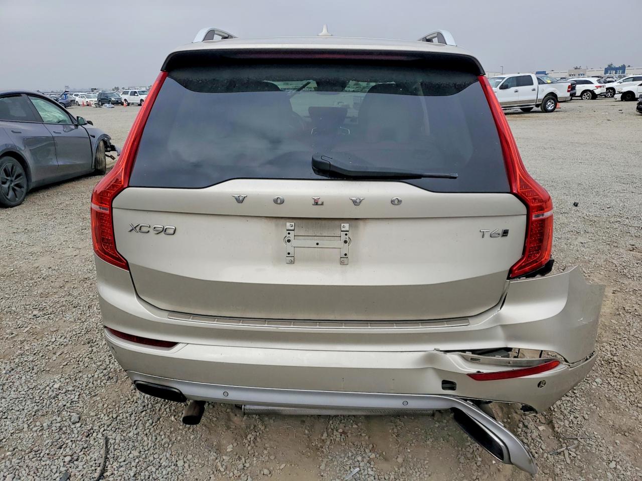 2016 VOLVO XC90 T6 photo 11