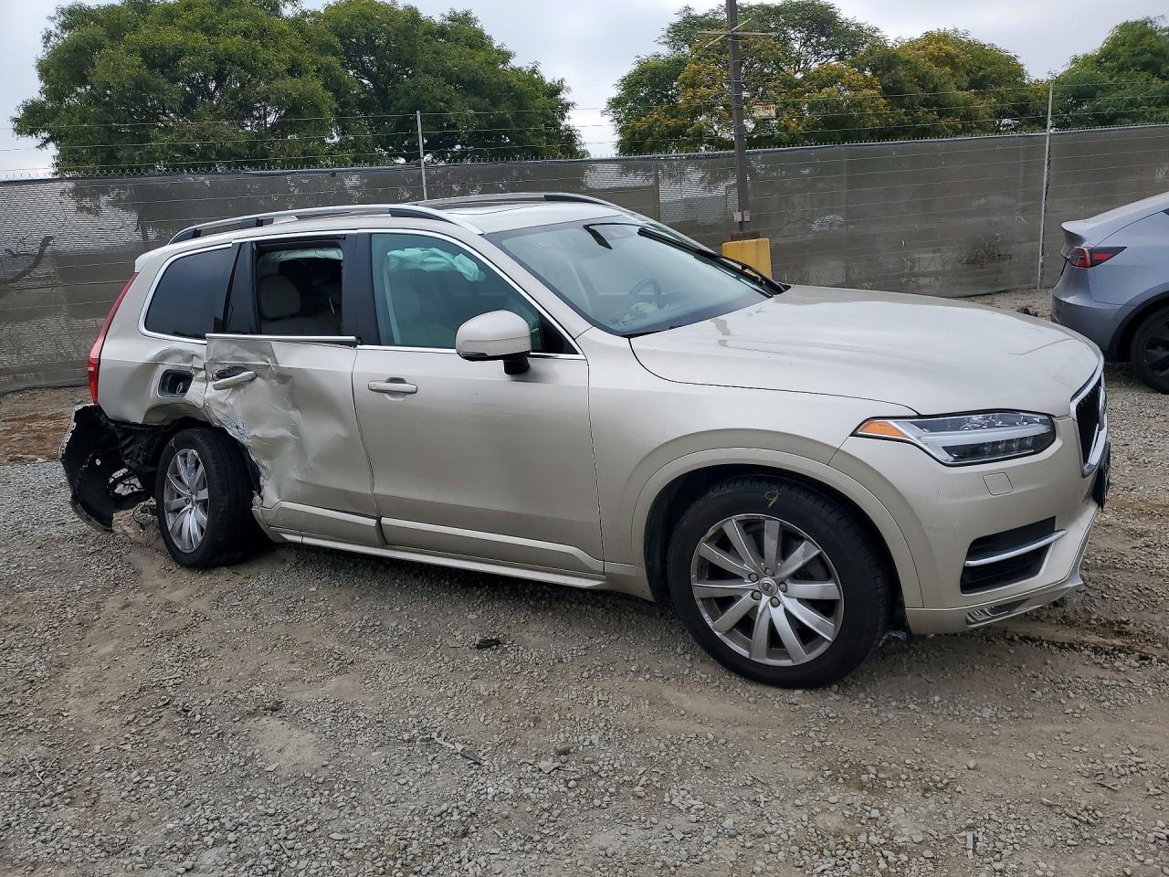 2016 VOLVO XC90 T6 photo 7