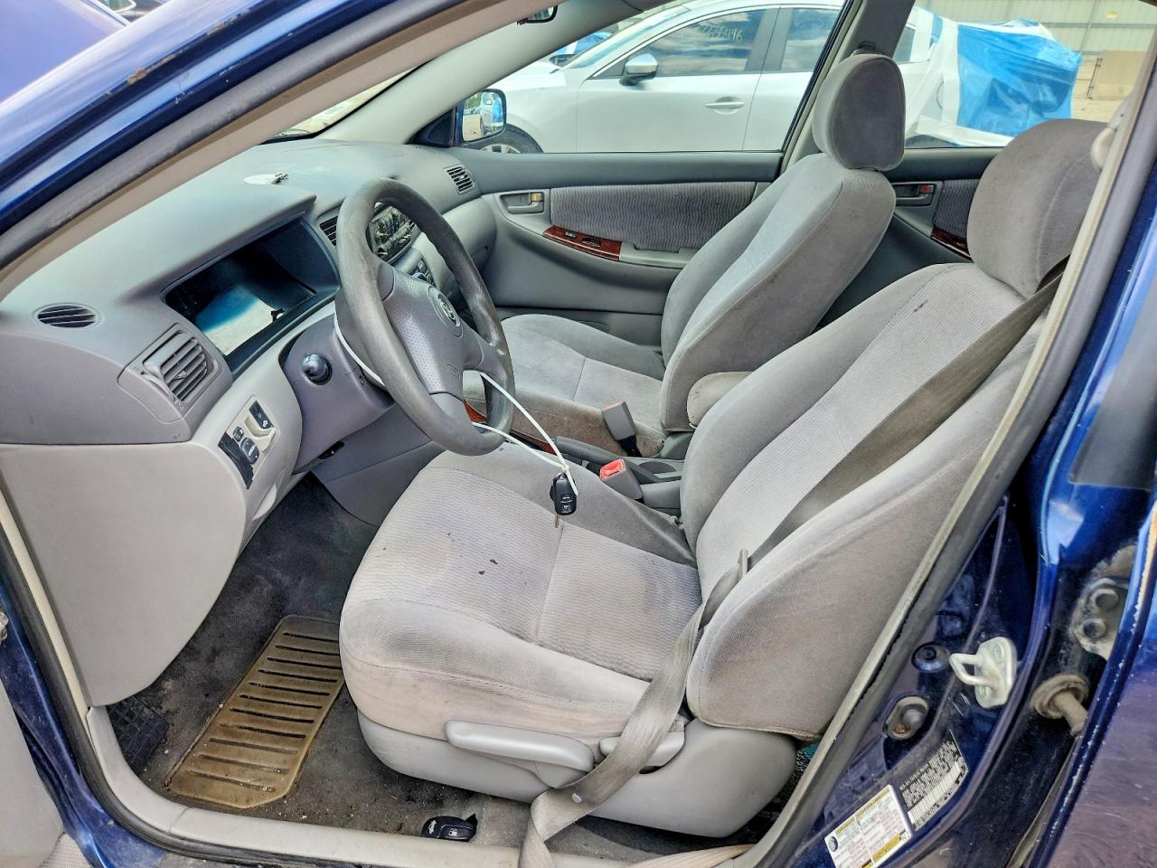 2005 TOYOTA COROLLA LE photo 13