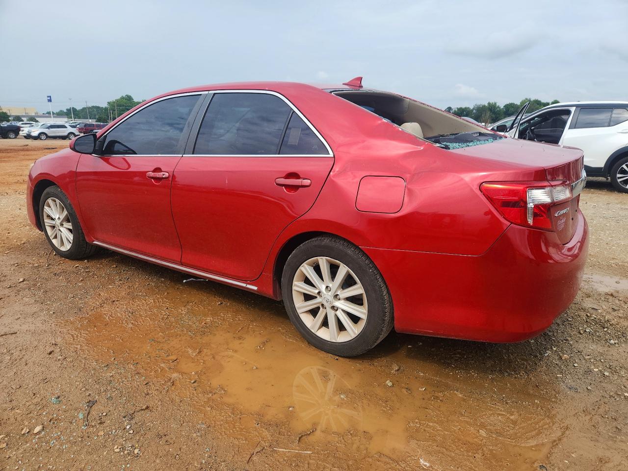 2012 TOYOTA CAMRY XLE photo 4