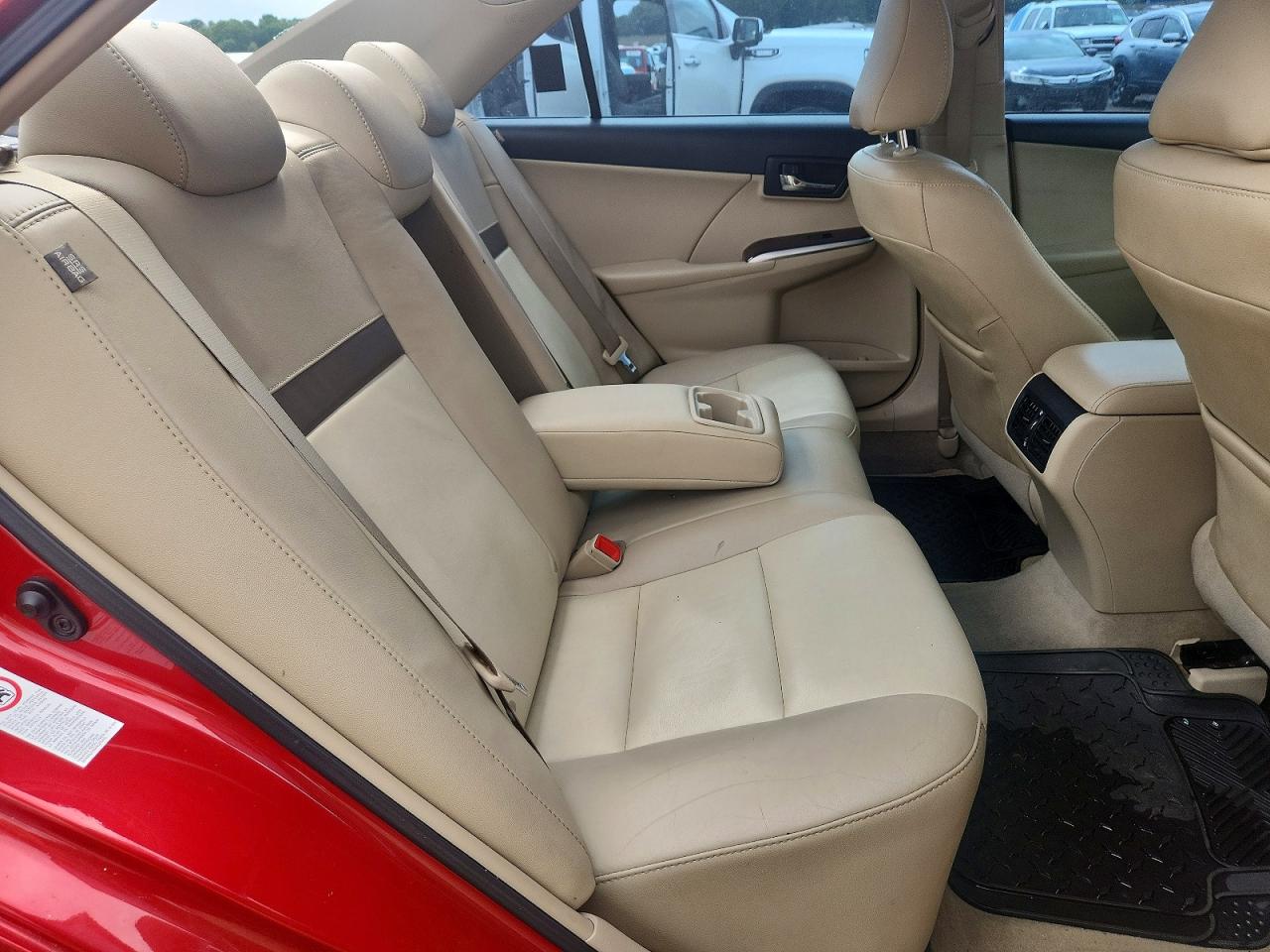 2012 TOYOTA CAMRY XLE photo 28
