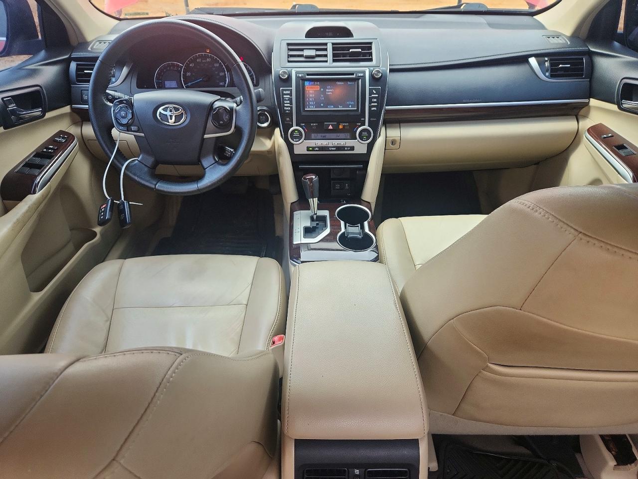 2012 TOYOTA CAMRY XLE photo 22