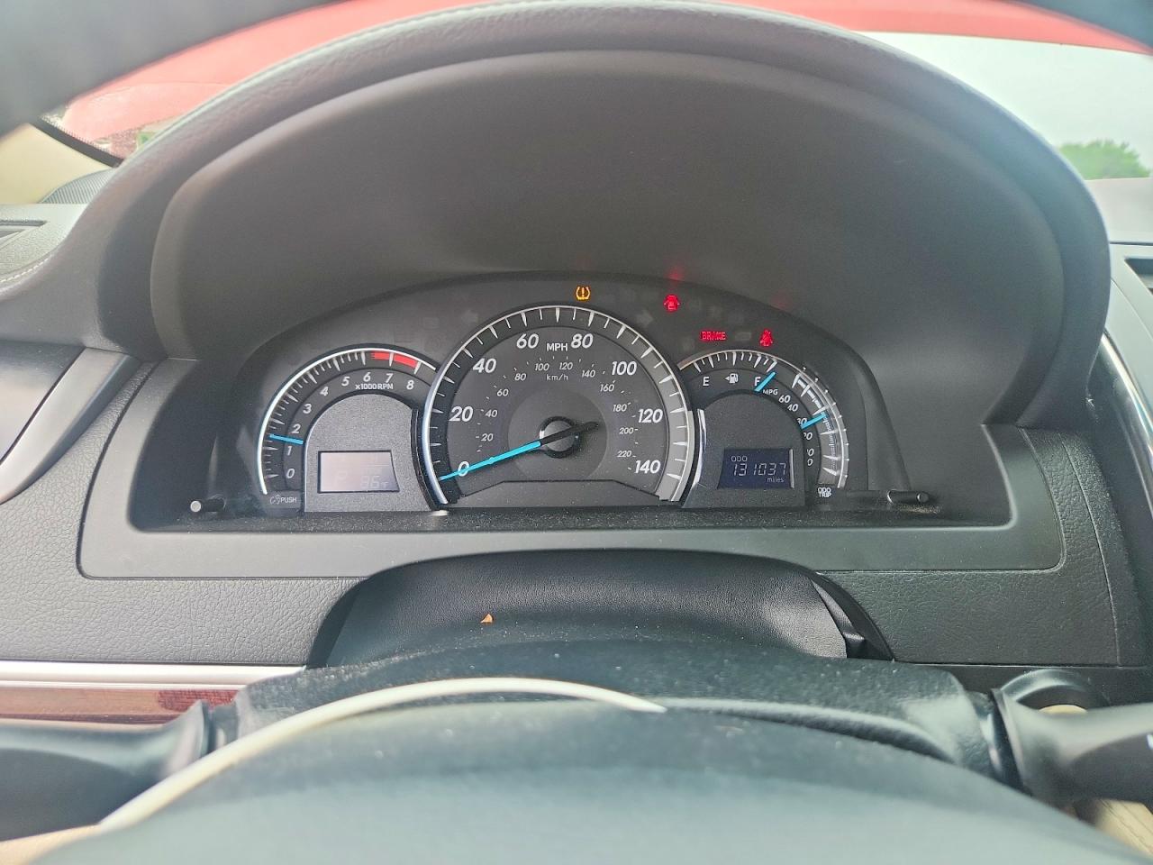 2012 TOYOTA CAMRY XLE photo 25