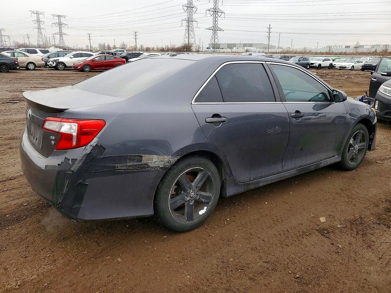 2012 TOYOTA CAMRY SE photo 7