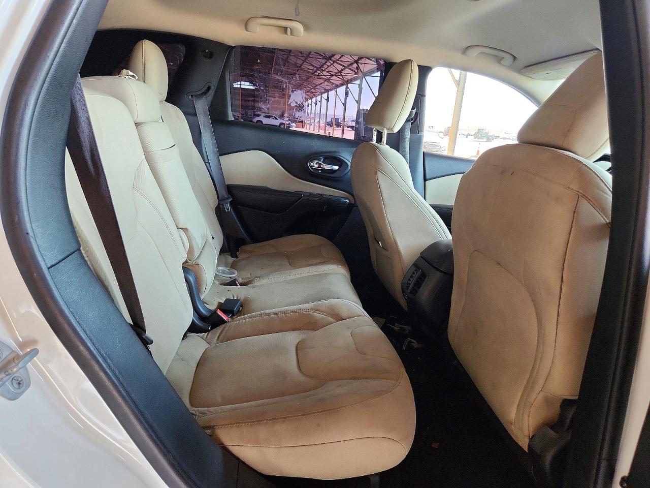 2015 JEEP GRAND CHEROKEE L ALTITUDE photo 21