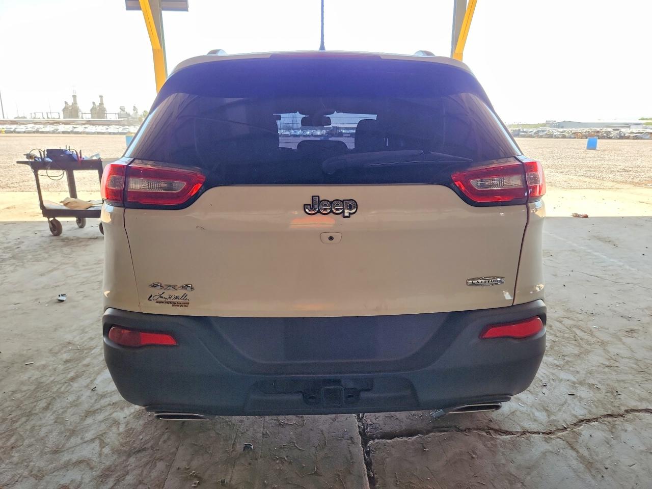 2015 JEEP GRAND CHEROKEE L ALTITUDE photo 11