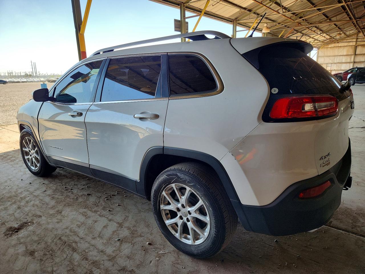 2015 JEEP GRAND CHEROKEE L ALTITUDE photo 3