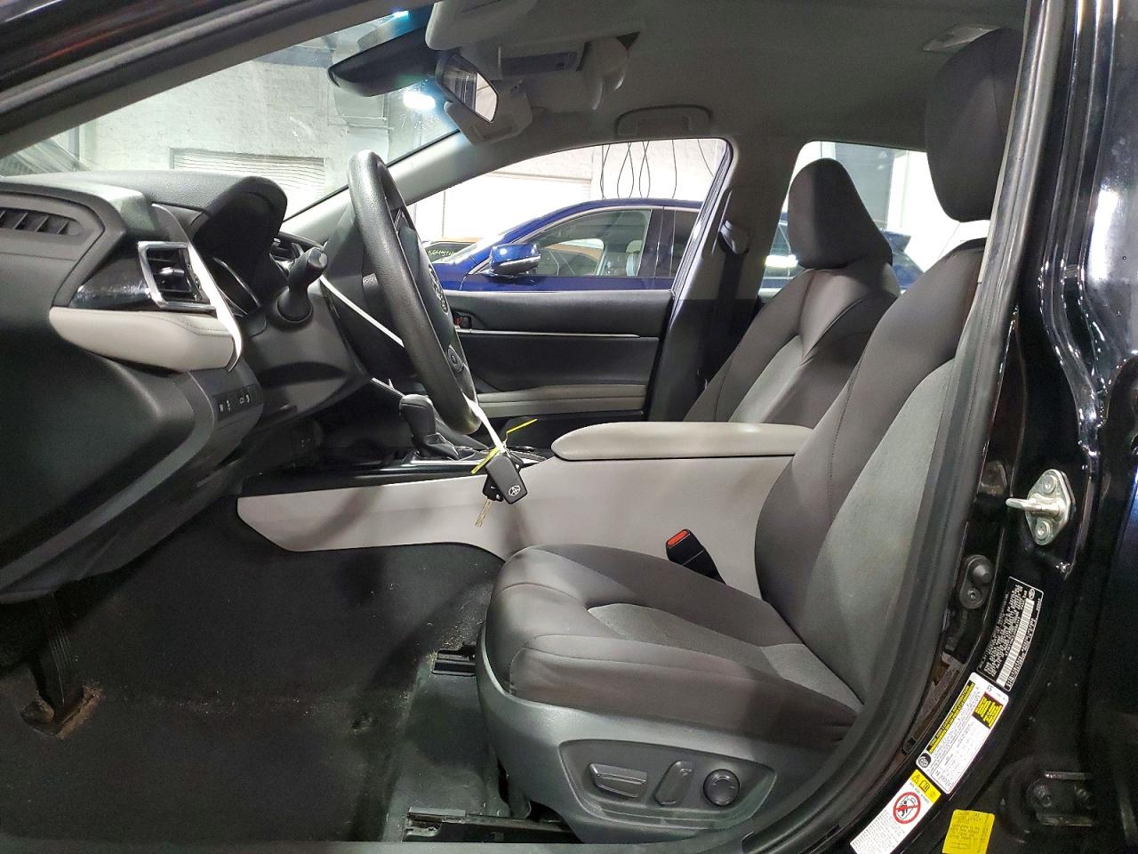 2018 TOYOTA CAMRY LE photo 7