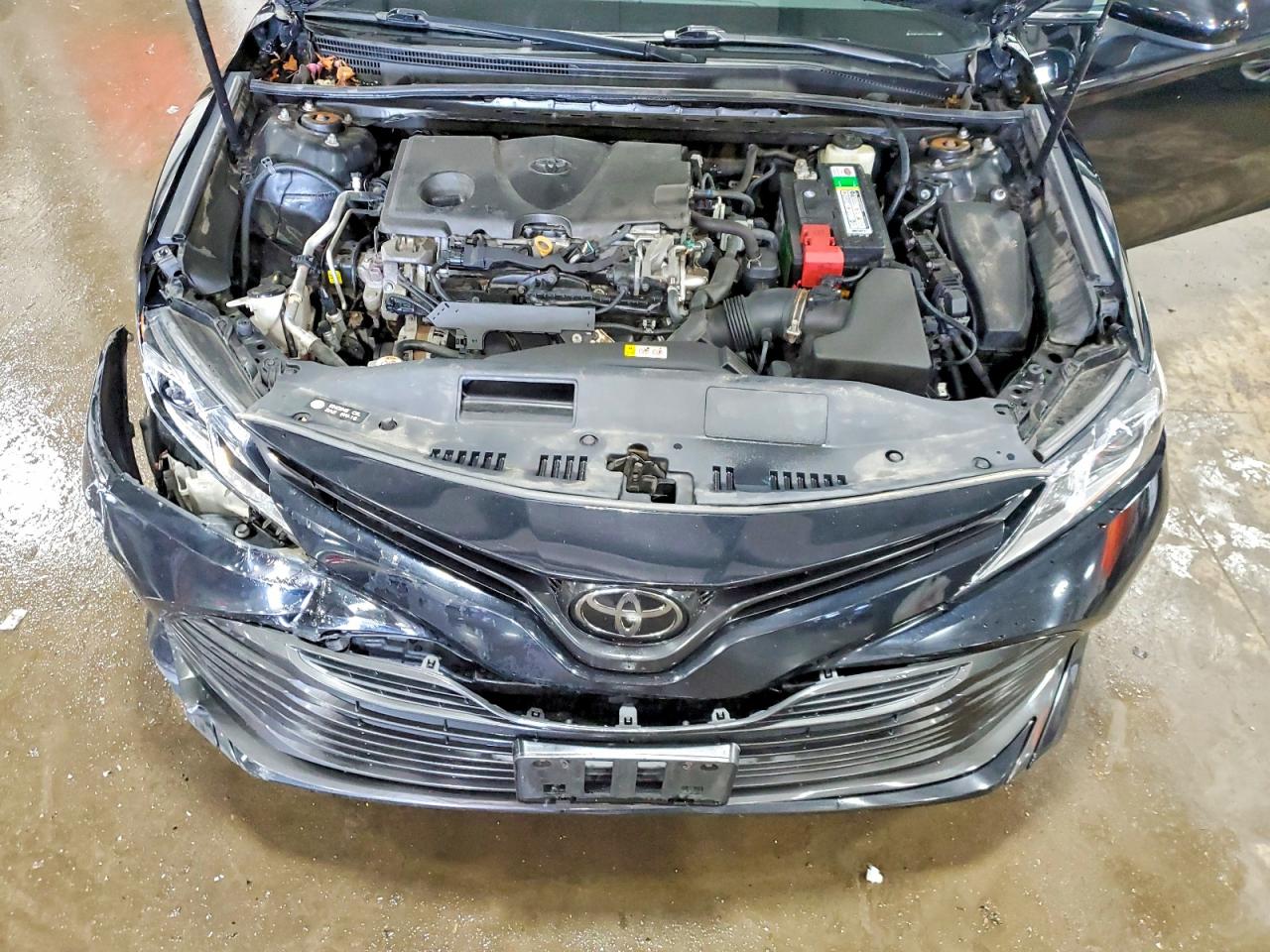 2018 TOYOTA CAMRY LE photo 11