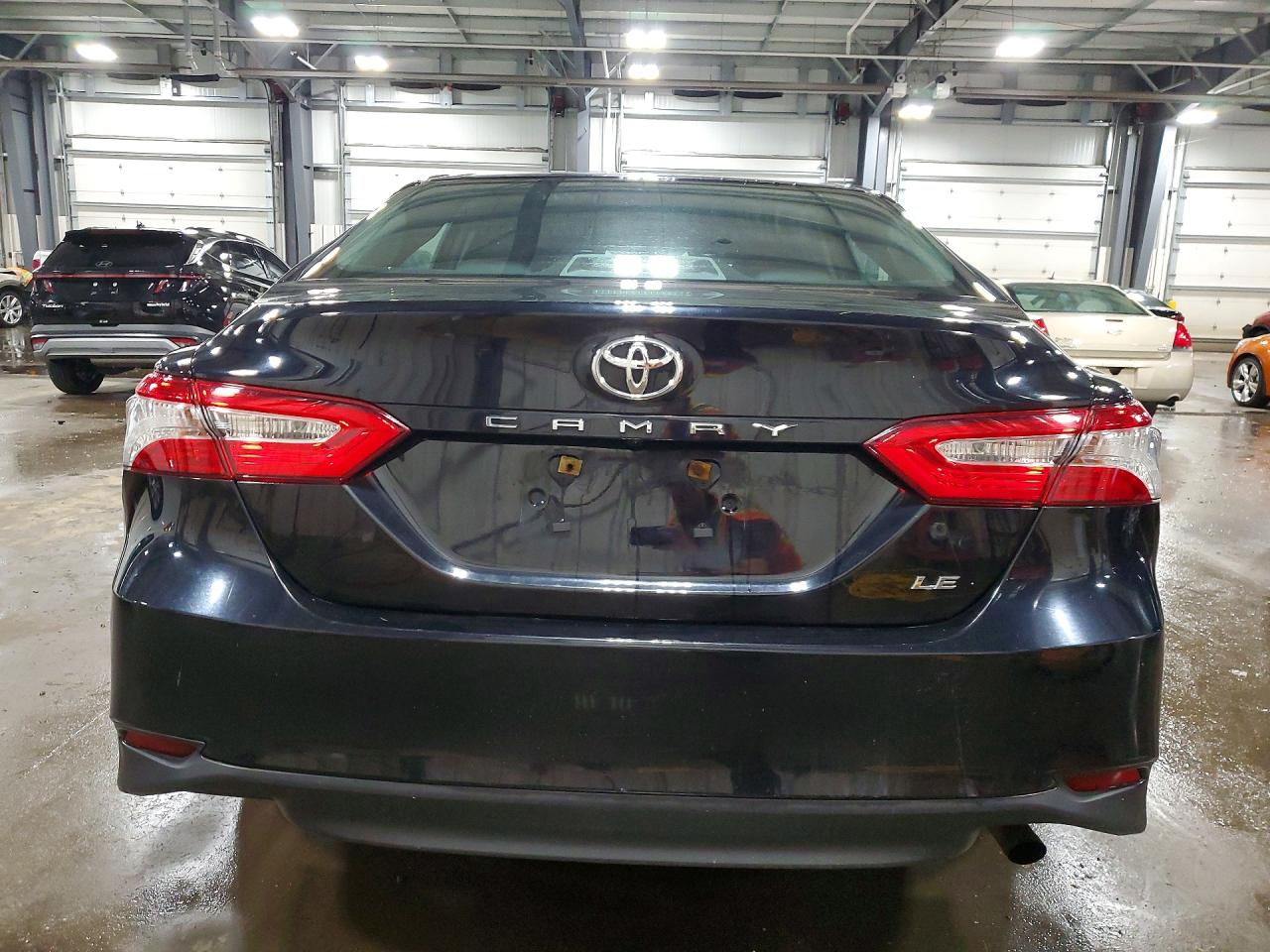 2018 TOYOTA CAMRY LE photo 6
