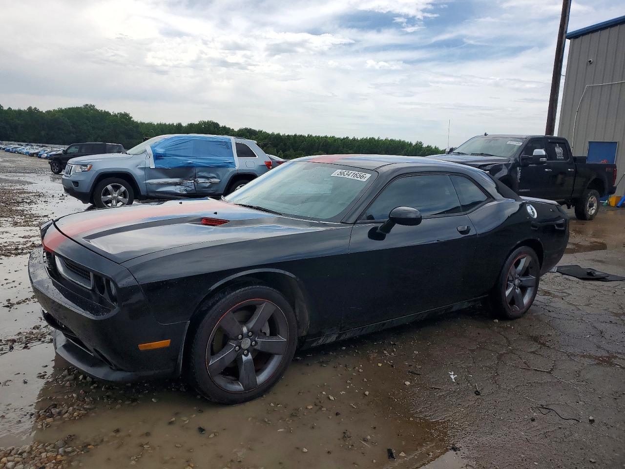 2013 DODGE CHALLENGER SXT photo 2