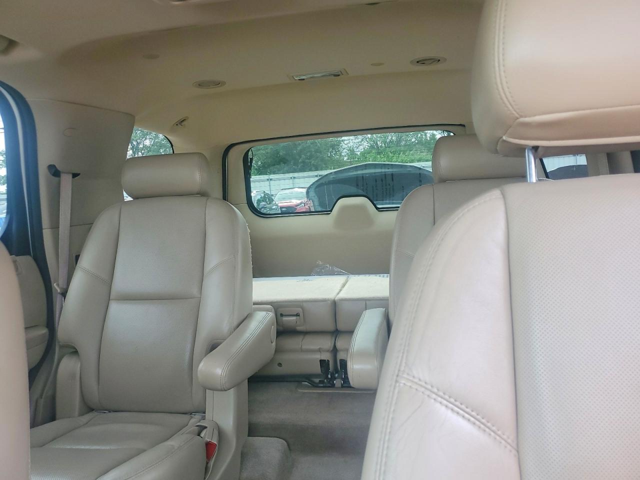 2010 CADILLAC ESCALADE LUXURY photo 19