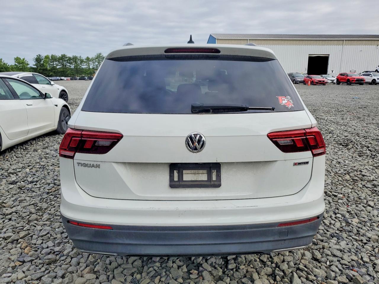 2020 VOLKSWAGEN TIGUAN S photo 6