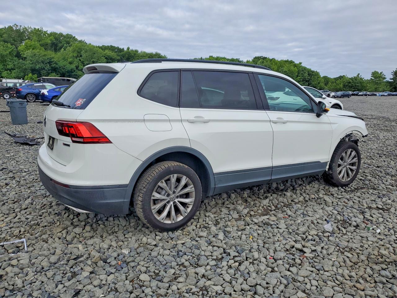 2020 VOLKSWAGEN TIGUAN S photo 3