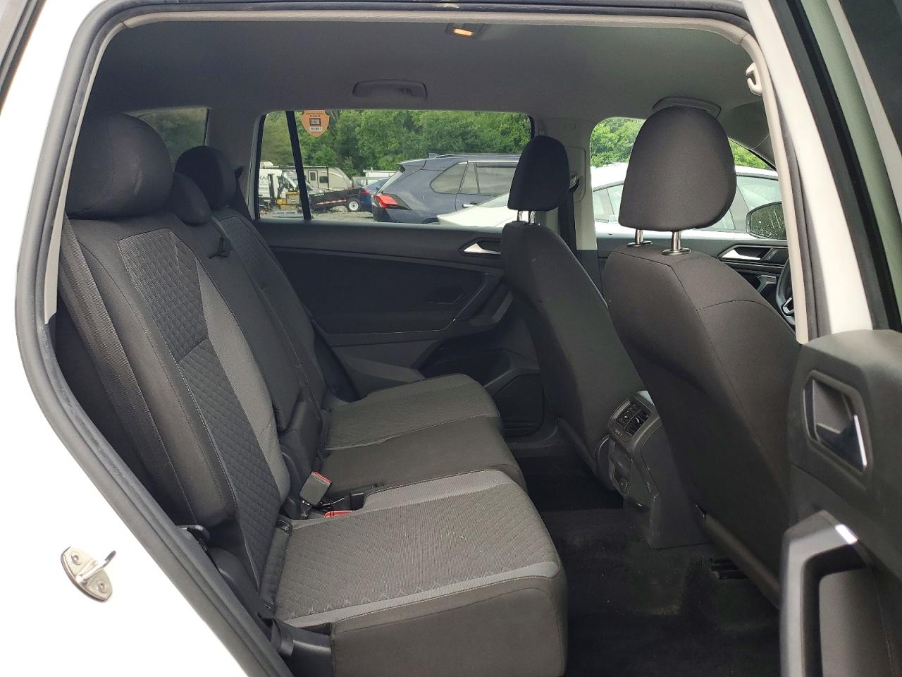 2020 VOLKSWAGEN TIGUAN S photo 11