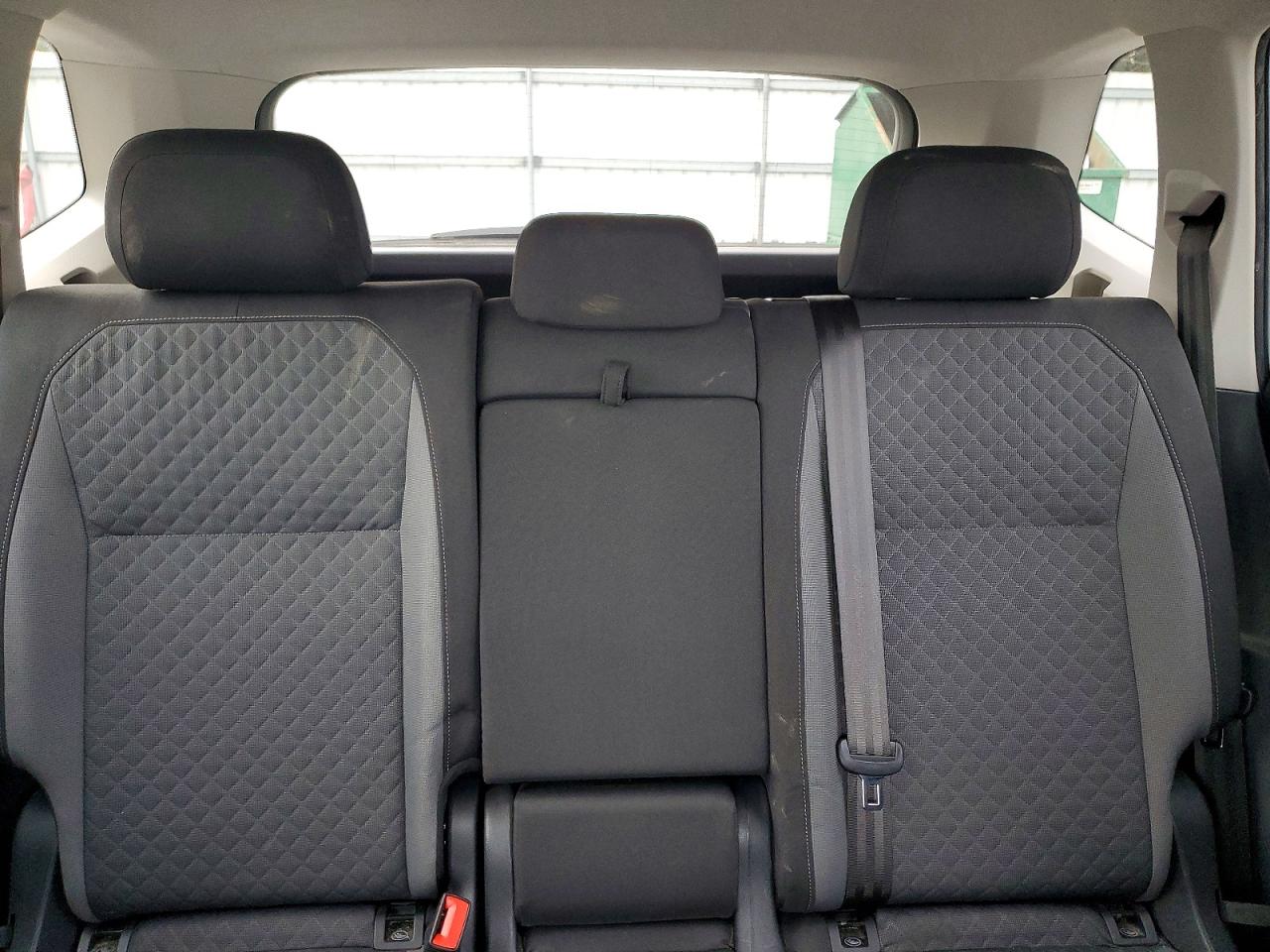 2020 VOLKSWAGEN TIGUAN S photo 10