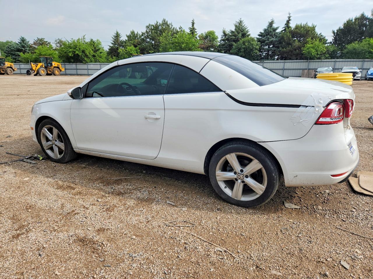 2012 VOLKSWAGEN EOS LUX photo 2