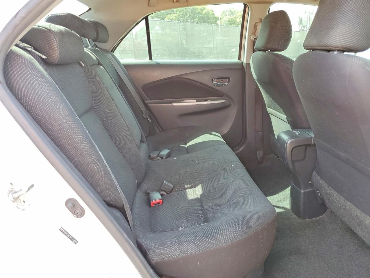 2009 TOYOTA YARIS BASE photo 19