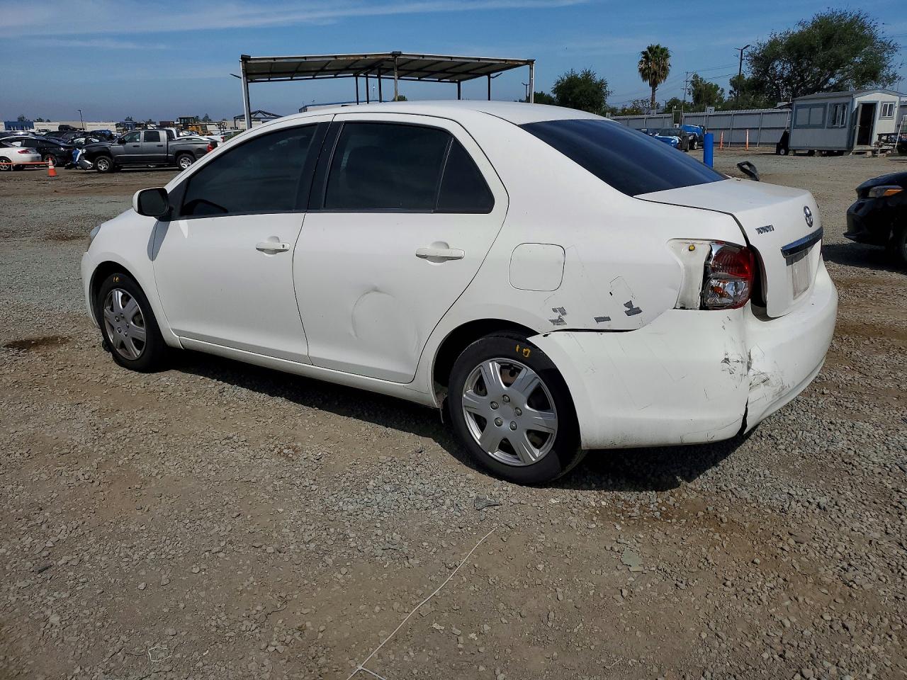 2009 TOYOTA YARIS BASE photo 3