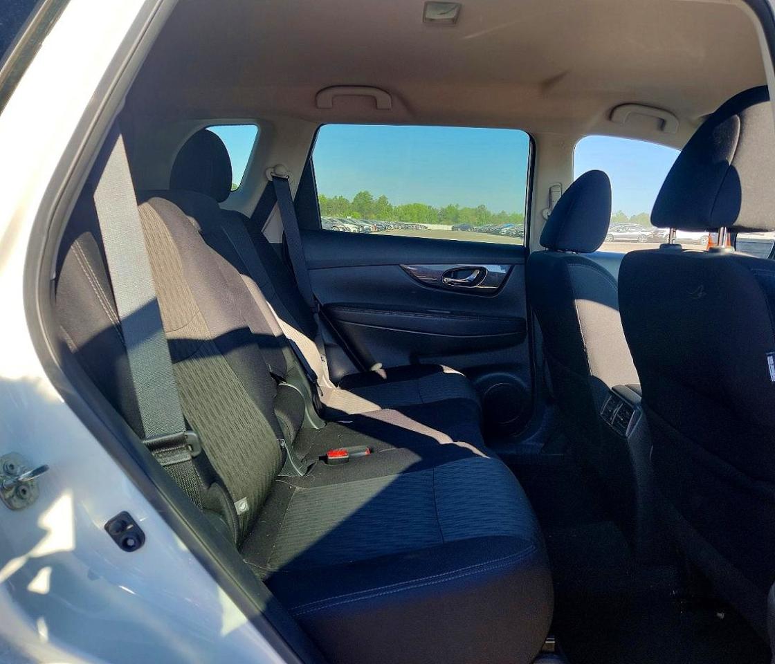 2018 NISSAN ROGUE SV photo 21
