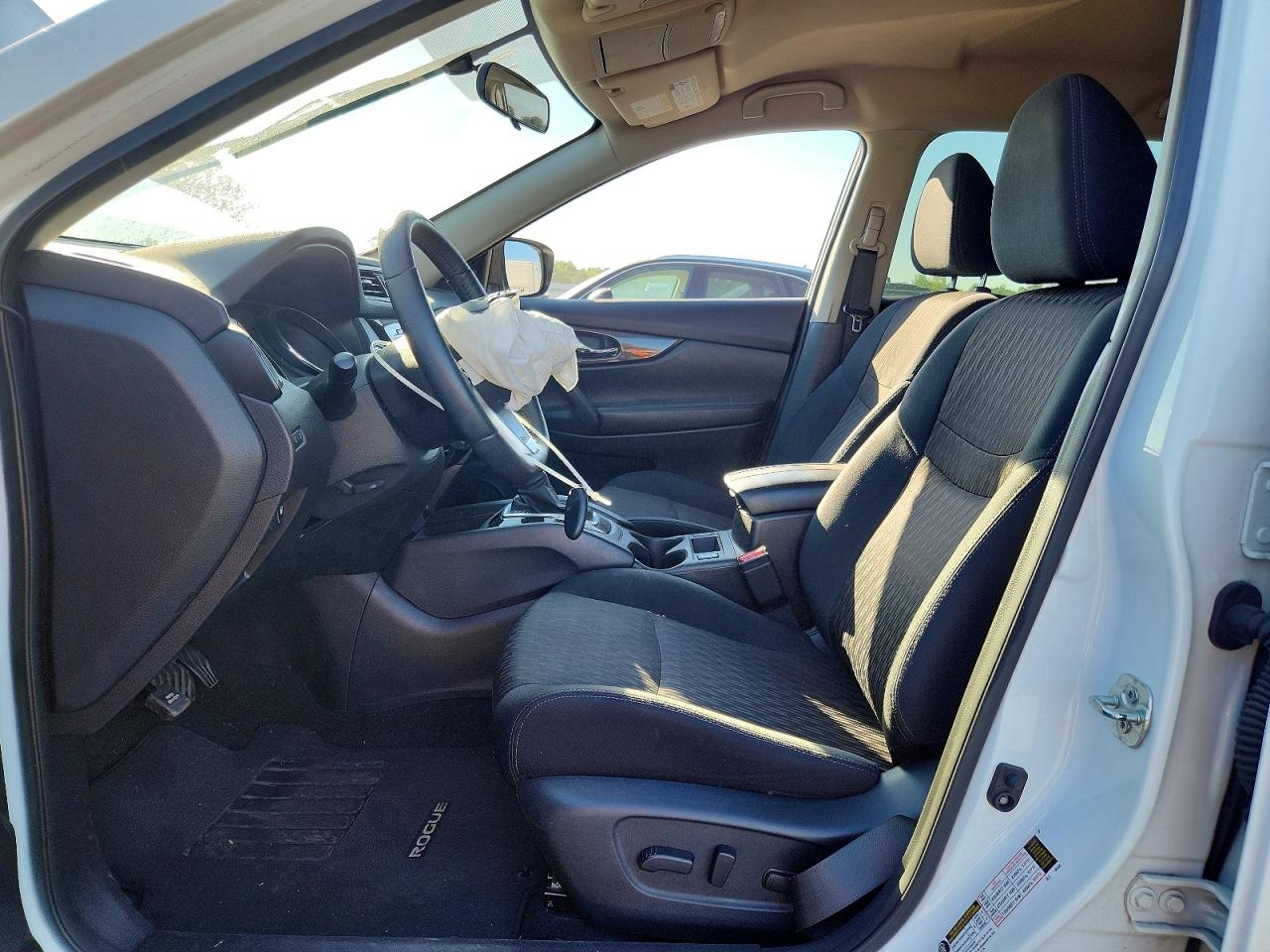 2018 NISSAN ROGUE SV photo 13