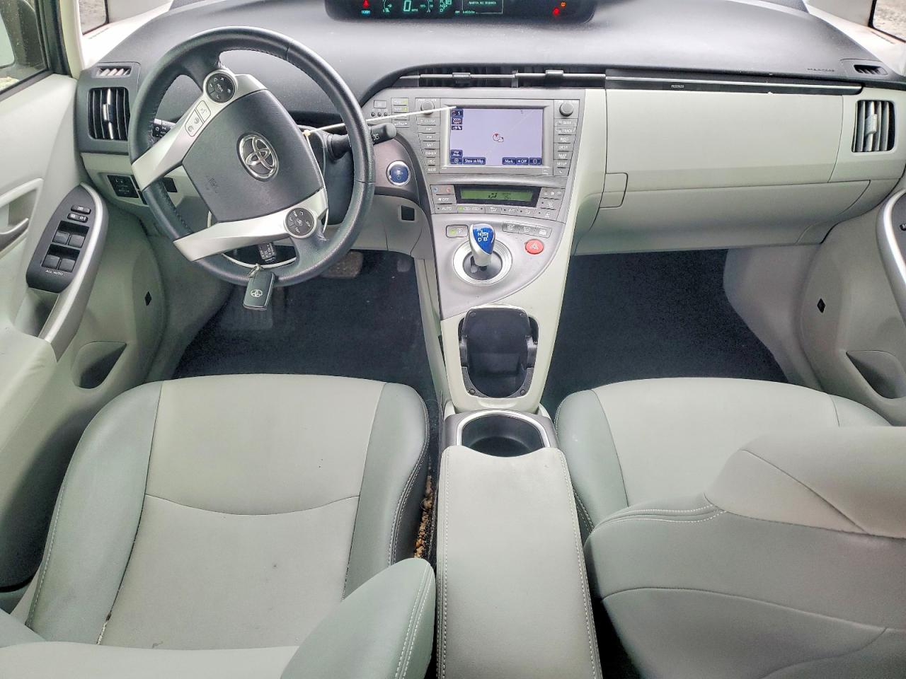 2013 TOYOTA PRIUS FOUR photo 15