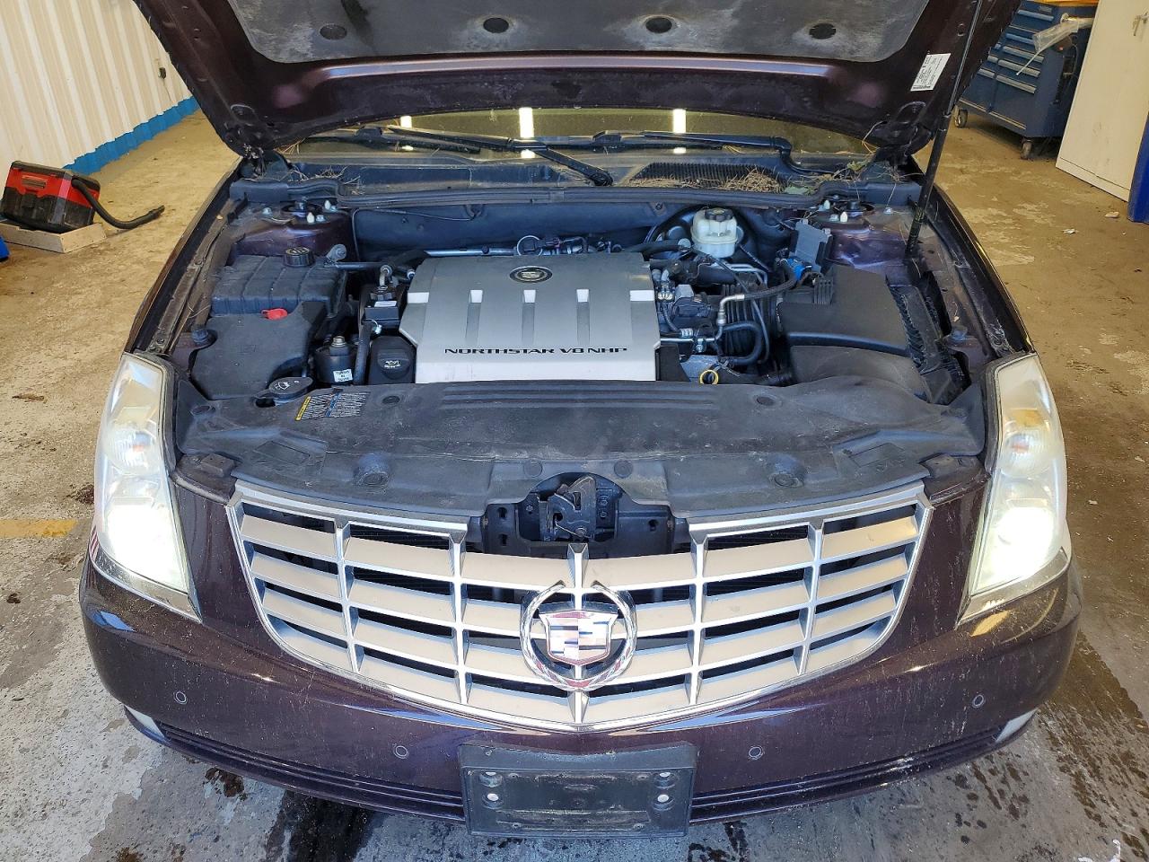 2008 CADILLAC DTS photo 21