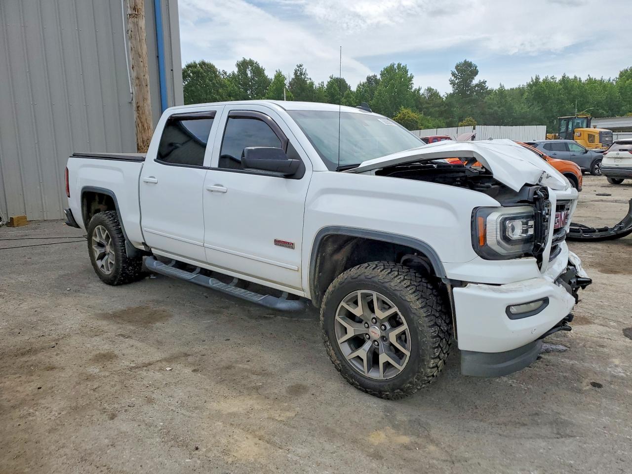 2017 GMC SIERRA K1500 SLT photo 4