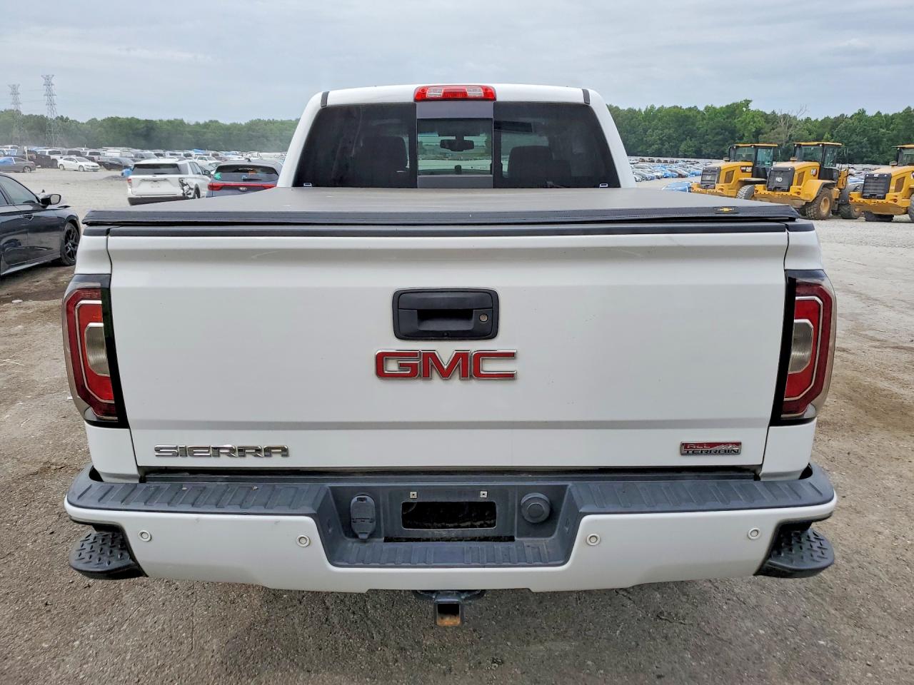 2017 GMC SIERRA K1500 SLT photo 6