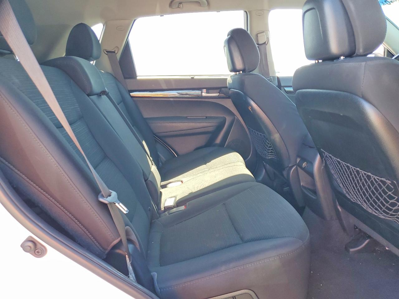2014 KIA SORENTO LX photo 11
