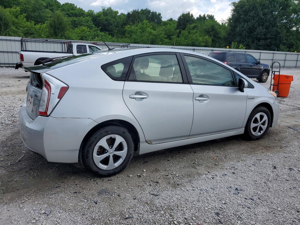 2014 TOYOTA PRIUS TWO photo 3