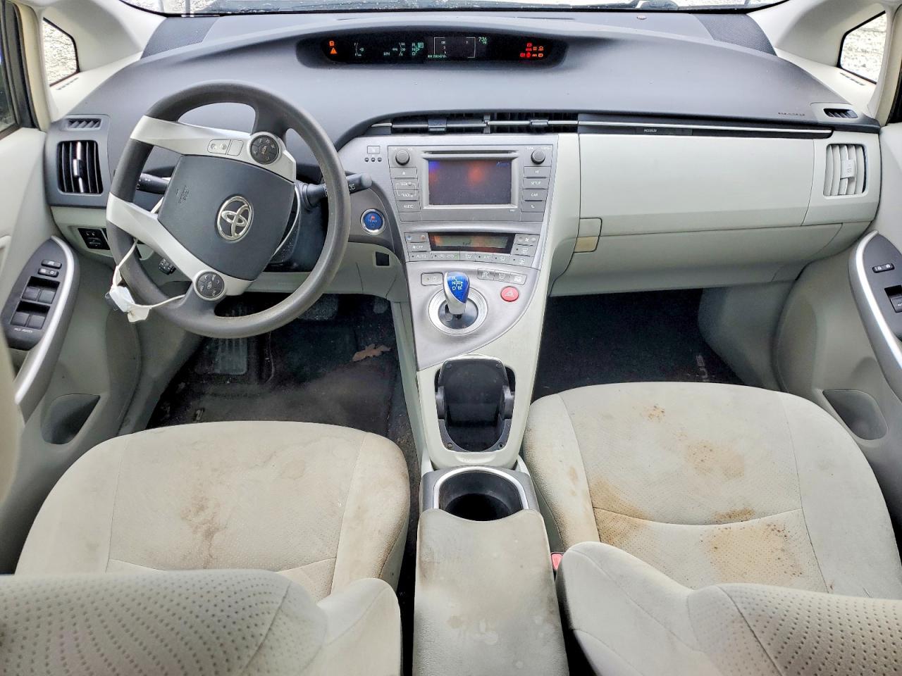 2014 TOYOTA PRIUS TWO photo 8