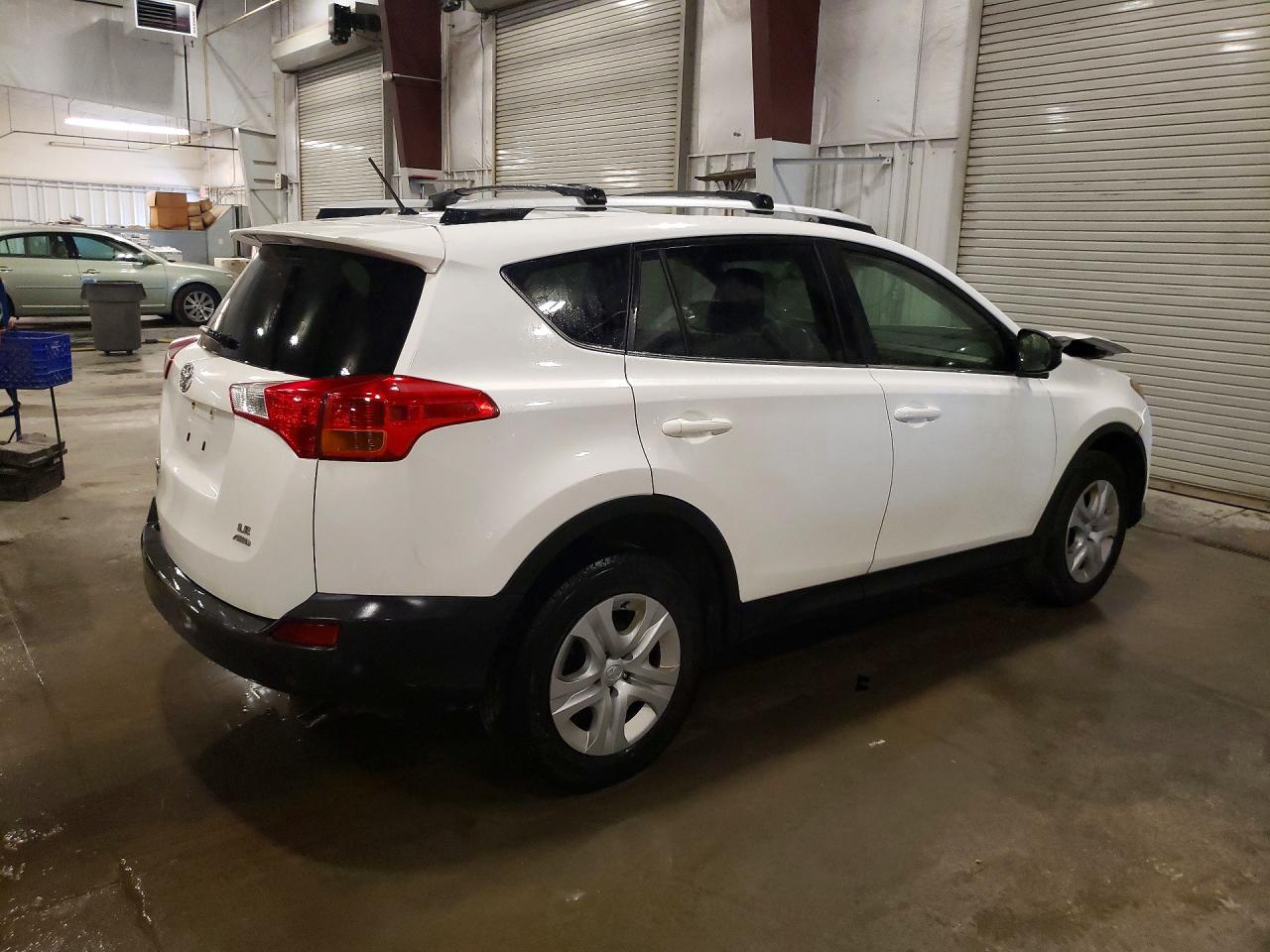 2015 TOYOTA RAV4 LE photo 5