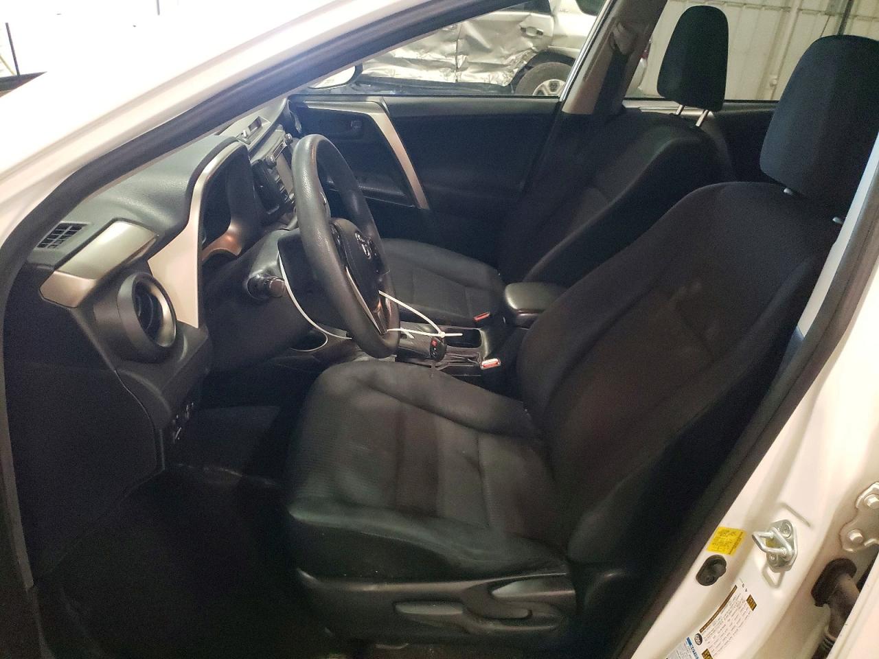 2015 TOYOTA RAV4 LE photo 13