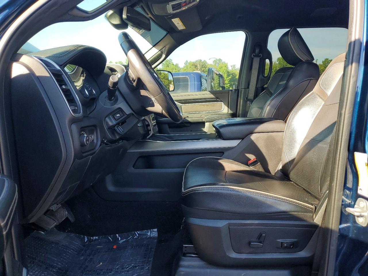 2020 RAM 3500 LARAMIE photo 19